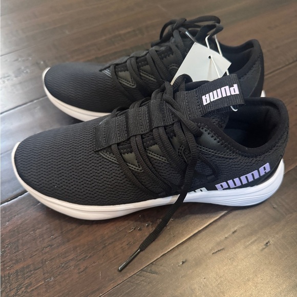 NWT black Puma sneakers athletic outdoor shoes everyday casual activewear size 7 - Picture 4 of 7